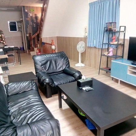 Traveler Station Hotel Kaohsiung Buitenkant foto