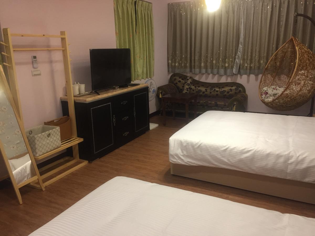 Traveler Station Hotel Kaohsiung Buitenkant foto