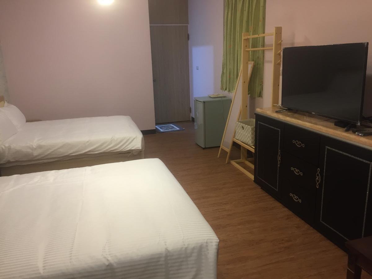 Traveler Station Hotel Kaohsiung Buitenkant foto