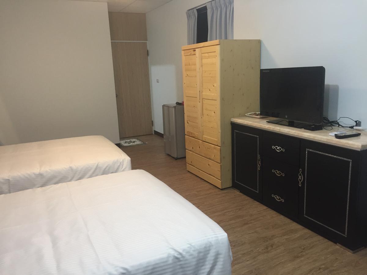 Traveler Station Hotel Kaohsiung Buitenkant foto