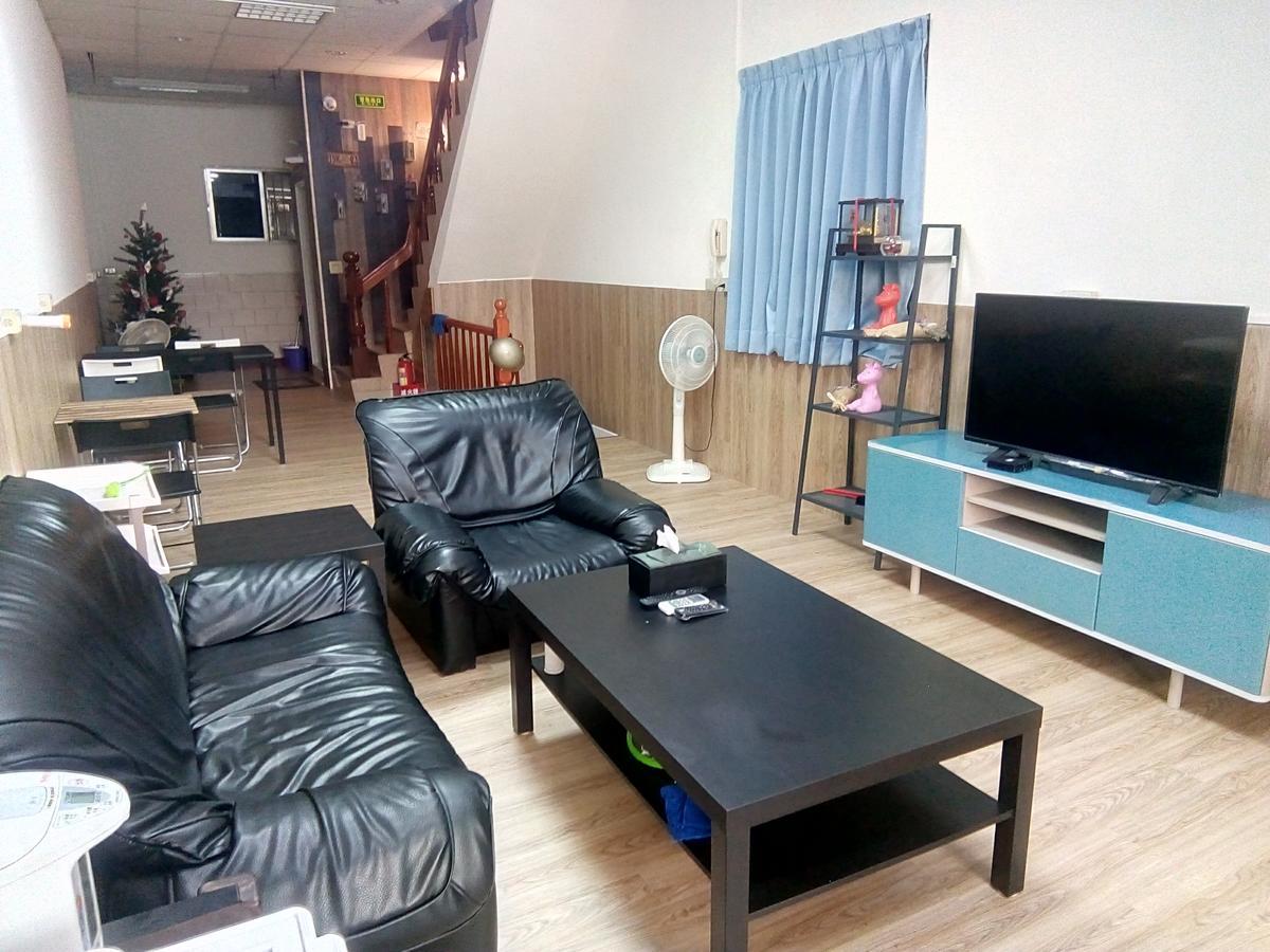 Traveler Station Hotel Kaohsiung Buitenkant foto