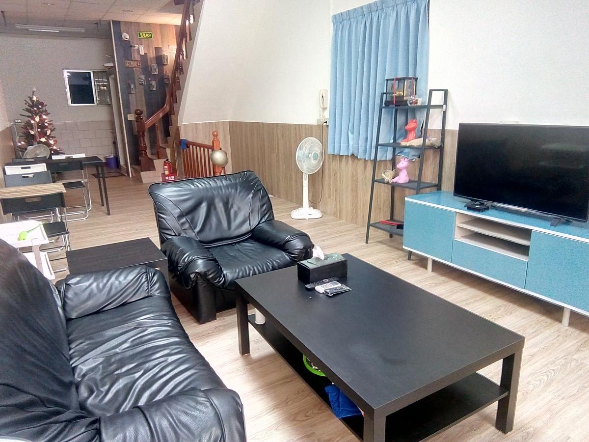 Traveler Station Hotel Kaohsiung Buitenkant foto