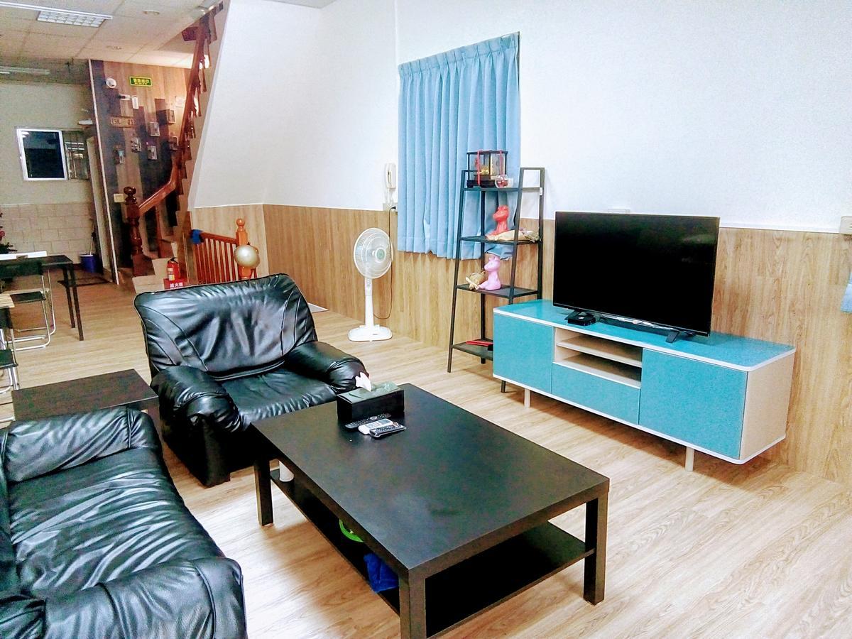 Traveler Station Hotel Kaohsiung Buitenkant foto
